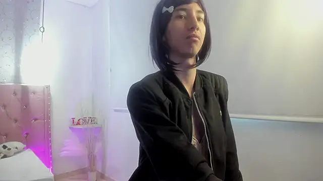 loverisu-coral online show from March 9, 9:40 pm