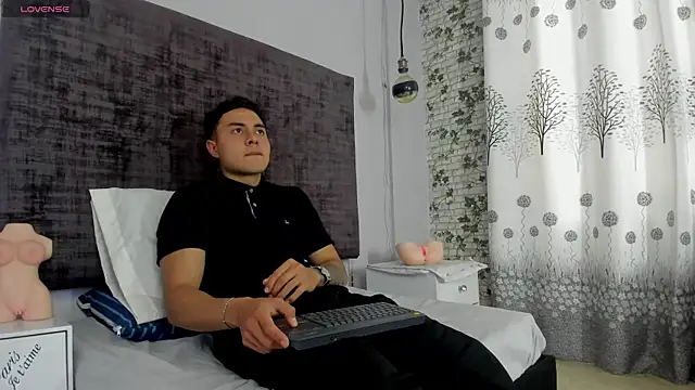 loverisu-coral online show from March 18, 8:58 pm