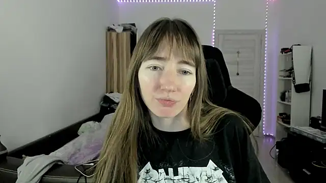 bekkawell online show from December 14, 2:45 pm