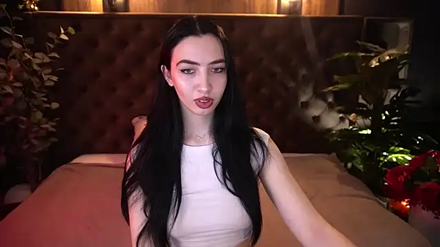 WildKittenX  online show from March 15, 7:10 am