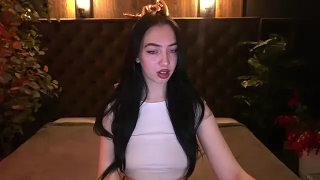 WildKittenX  online show from May 3, 6:17 am