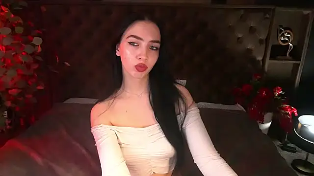 WildKittenX  online show from December 3, 7:00 am