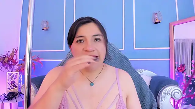 TaraTaylorr online show from June 14, 7:36 pm