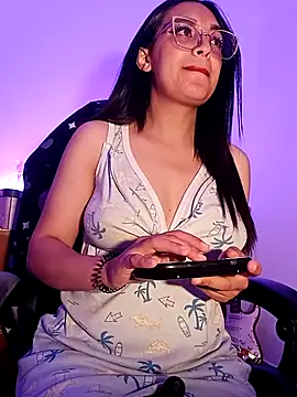 MiaStarts online show from April 21, 10:11 am