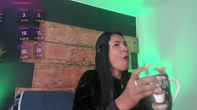 Fernanda liie  online show from June 24, 12:37 pm