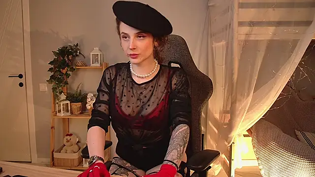 OliviaMcClean online show from February 19, 11:36 pm