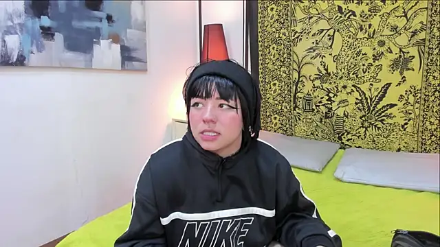 Aria and orien online show from January 10, 11:48 am