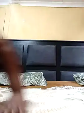 JuicyMilkyTizzy online show from March 6, 8:42 am