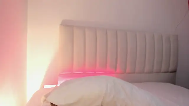 Hannahx   online show from February 27, 3:12 pm