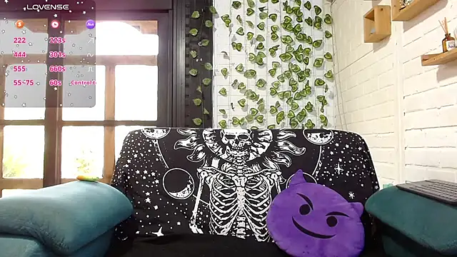 LiraSonnett online show from September 24, 9:14 pm