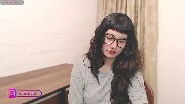 Laury uri online show from March 17, 2:15 am