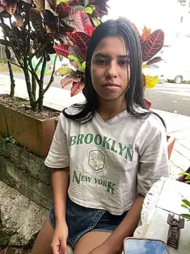 lunaxxx IAN11 online show from December 22, 9:40 pm