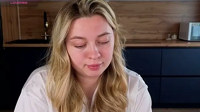 christie luv online show from March 9, 11:35 am