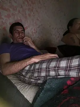 parejade225xh online show from February 14, 9:28 pm