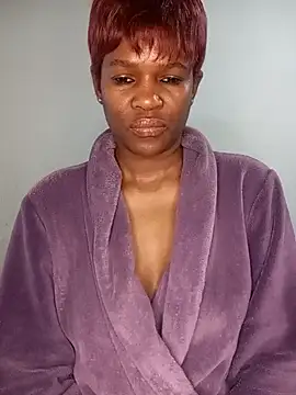 Missvixen81 online show from August 2, 5:32 am