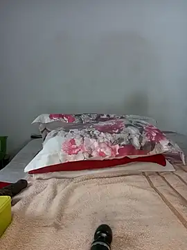 Missvixen81 online show from March 5, 8:21 am