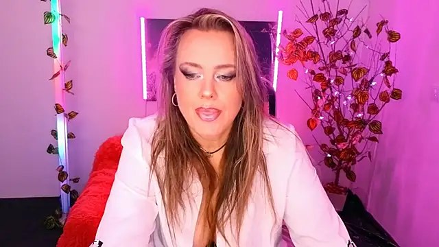 AnielaFox online show from October 8, 7:13 am