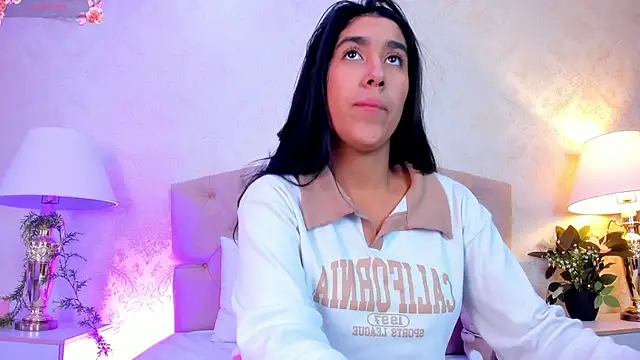 Mia Montess online show from June 9, 6:51 pm