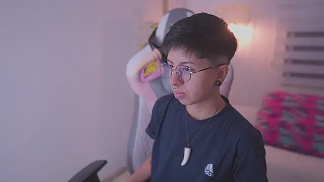 tommy blue online show from September 16, 1:13 am