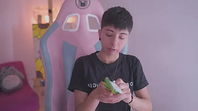 tommy blue online show from November 27, 6:55 pm