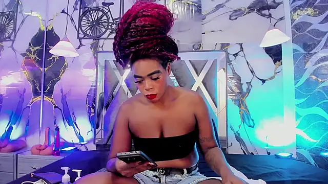 CandyMartinez  online show from June 10, 8:29 pm