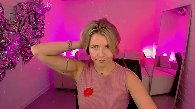 NicoleHitman online show from June 20, 11:25 am
