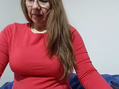 GiaLuvv11 online show from May 16, 3:31 am