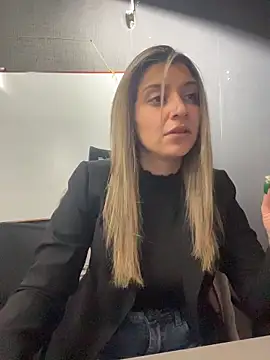 Isabella Varella online show from February 18, 12:48 pm