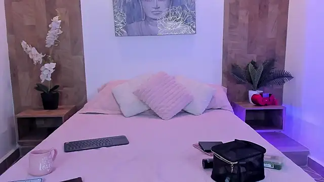 isabella winkler online show from July 29, 11:32 am