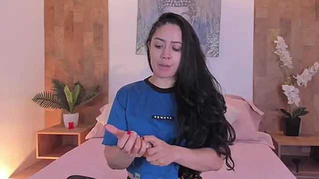 isabella winkler online show from July 13, 11:11 am