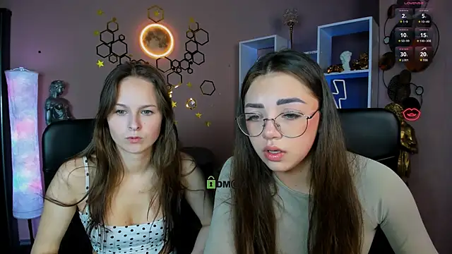kiki swan online show from April 25, 2:25 pm