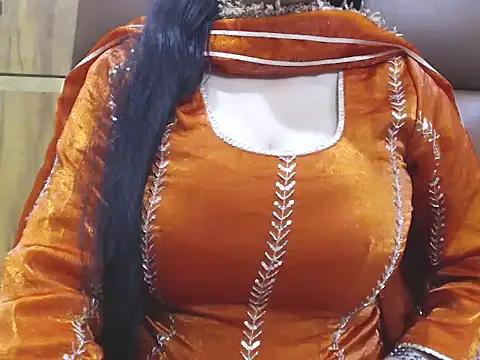 RealNaina online show from July 10, 6:41 pm