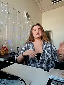 Juicy PeachLux online show from April 29, 10:40 am