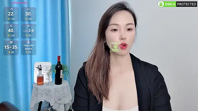 Snapshot of Dewluna chatting on October 16, 7:44 am Dewluna online show from October 16, 7:44 am