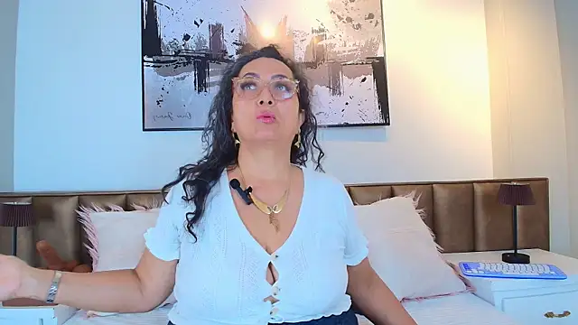 AlessandraLeroy online show from July 13, 1:23 pm