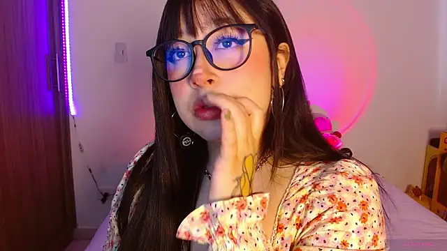 Oliviargf online show from April 29, 12:08 pm