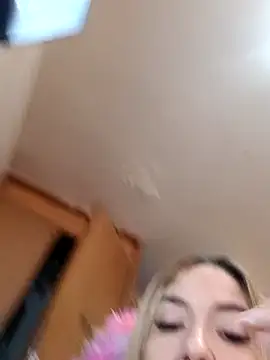 sara crushx online show from October 14, 7:49 pm