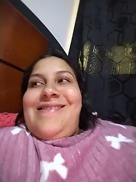 esmeralda jadees online show from June 7, 8:15 pm