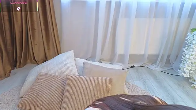 Kira mindnes online show from February 1, 5:50 am