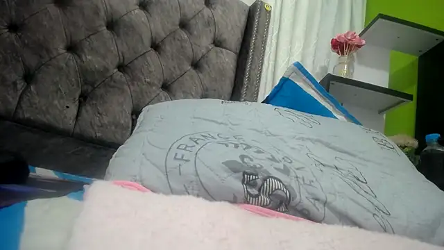 Snapshot of ANA-BULLOCK- chatting on September 29, 12:54 pm ANA-BULLOCK- online show from September 29, 12:54 pm