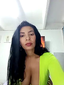 DaphneRosses online show from March 11, 2:53 pm