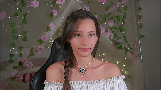 EditaBails online show from July 1, 9:31 am