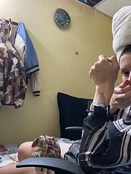 Snapshot of val_zx chatting on September 10, 9:04 pm val zx online show from September 10, 9:04 pm