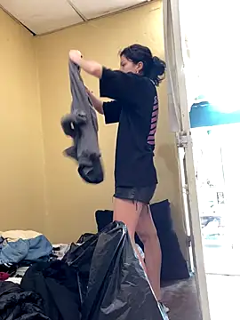 Snapshot of val_zx chatting on October 2, 4:23 pm val zx online show from October 2, 4:23 pm