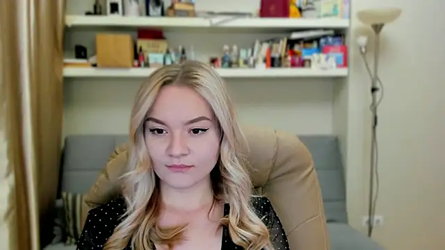 Kara Smith  online show from October 17, 11:19 pm