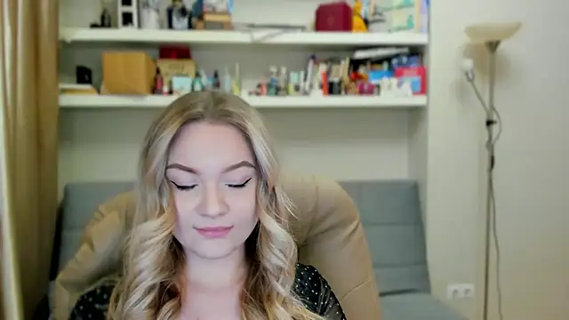 Kara Smith  online show from November 30, 12:04 am