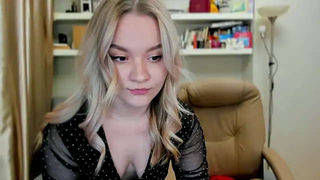 Kara Smith  online show from November 1, 12:26 am