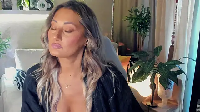 SarahAlluring online show from August 2, 2:42 pm