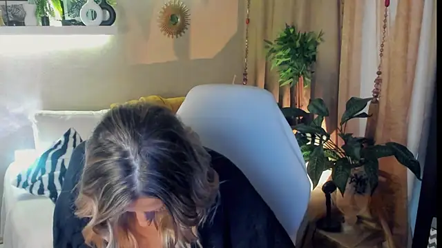 SarahAlluring online show from July 17, 1:48 pm