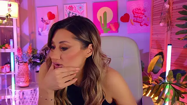 SarahAlluring online show from February 26, 12:37 pm